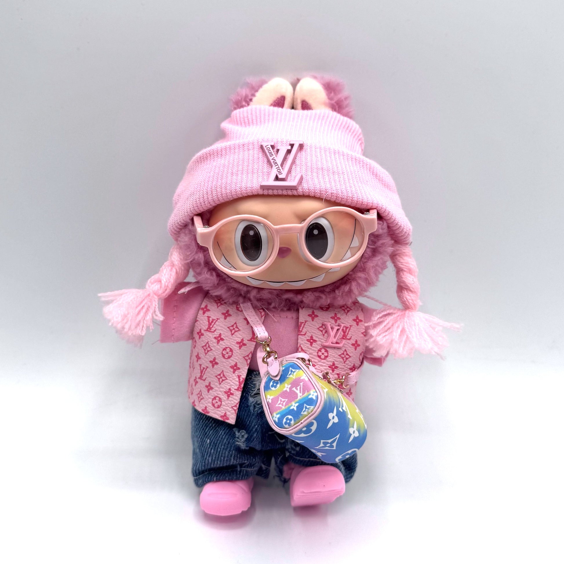 Labubu LV pink outfit